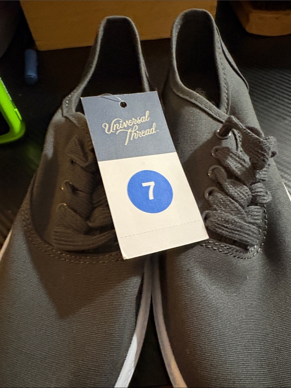 Universal Thread Gray Canvas Low-Top Lace-Up Sneakers